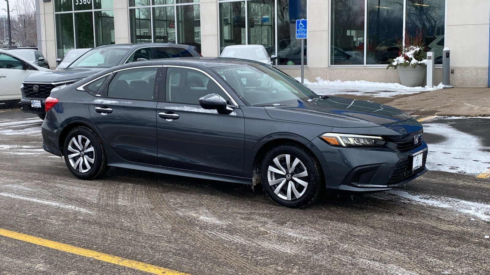 2024 Honda Civic LX's photo