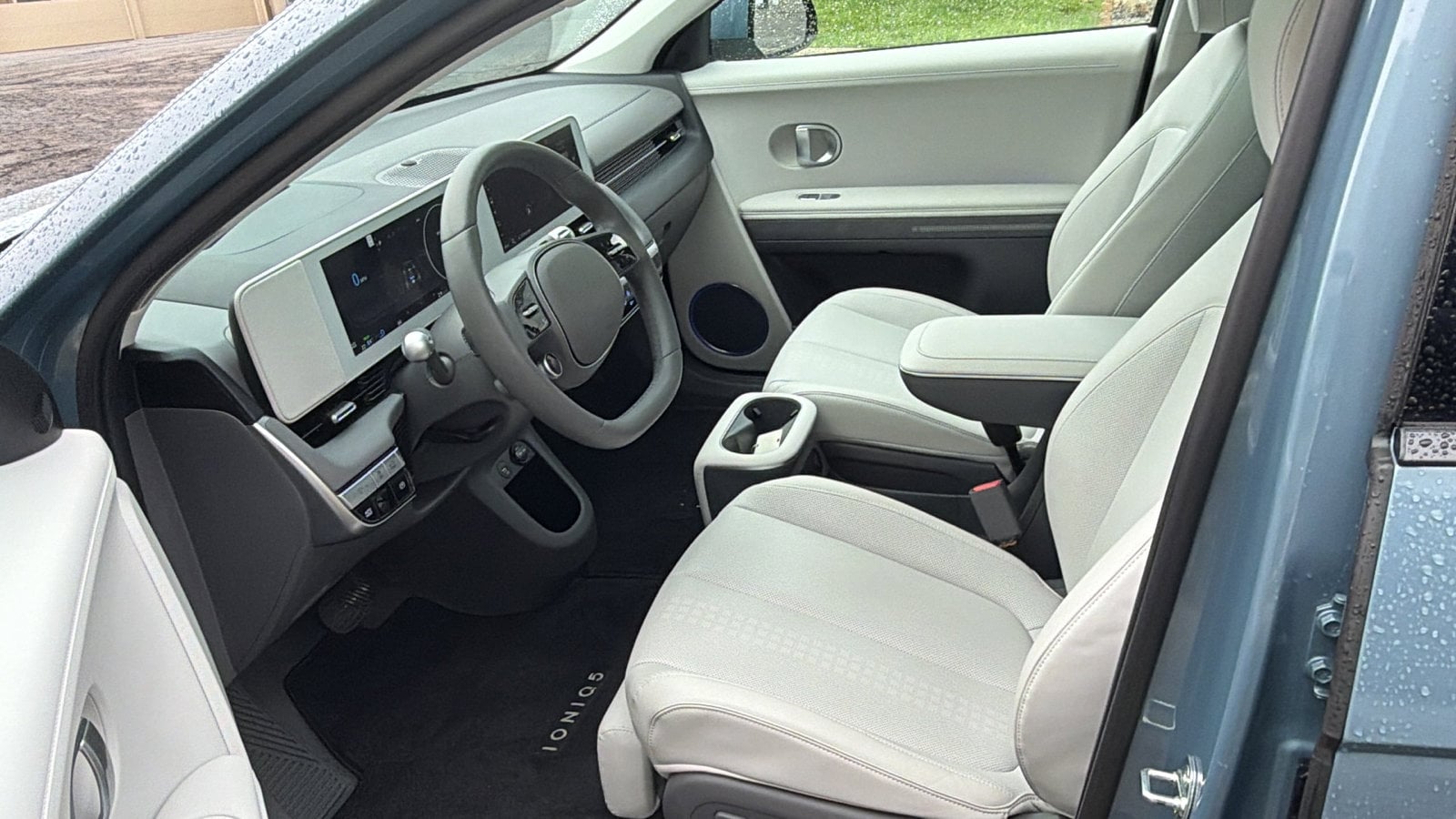 2024 Hyundai IONIQ 5 Limited - Photo 10