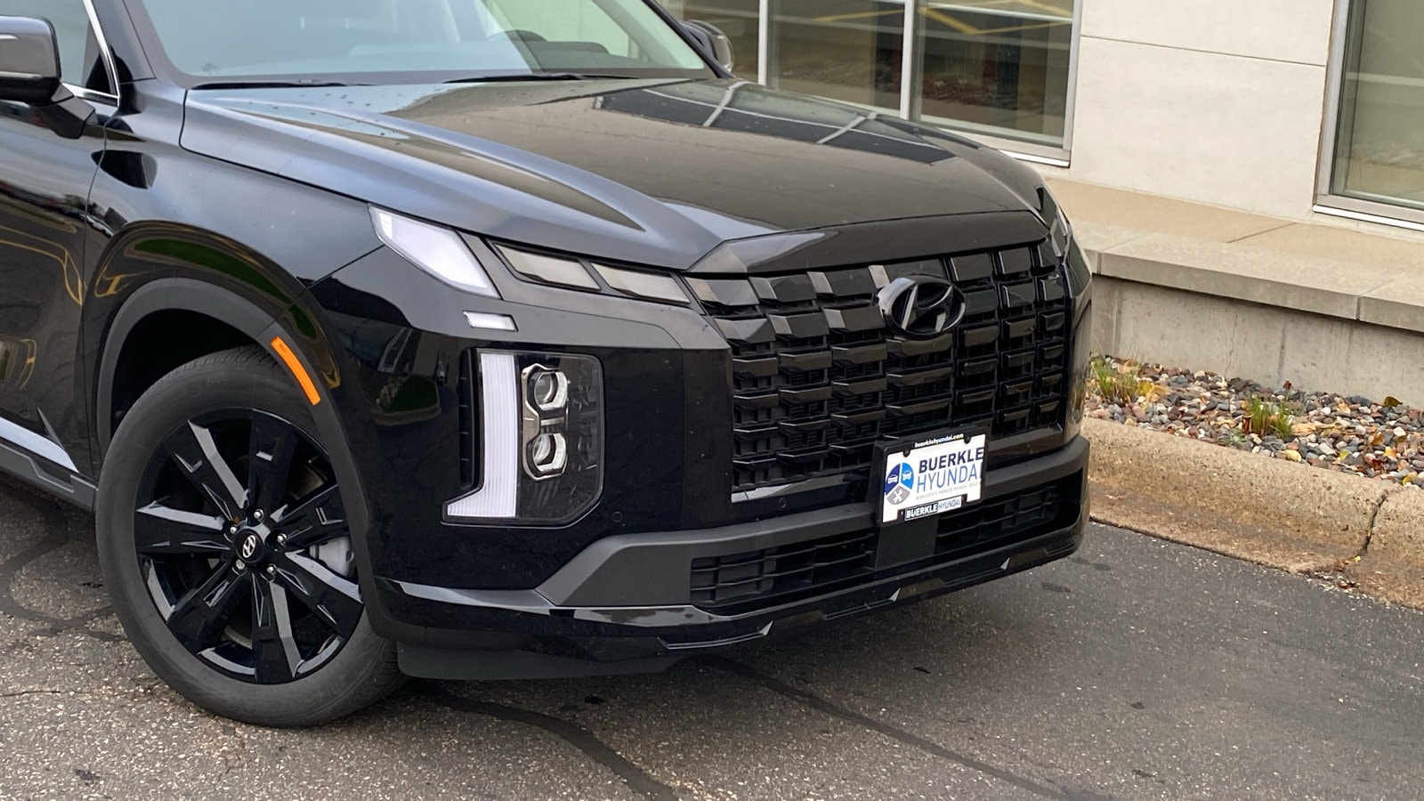 Certified 2025 Hyundai Palisade XRT with VIN KM8R3DGE9SU877116 for sale in Saint Paul, Minnesota