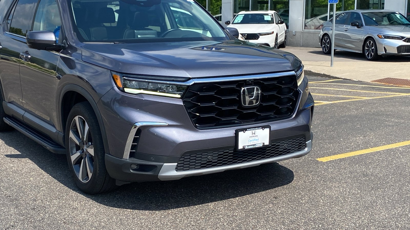 Certified 2025 Honda Pilot Elite with VIN 5FNYG1H8XSB009159 for sale in Saint Paul, Minnesota
