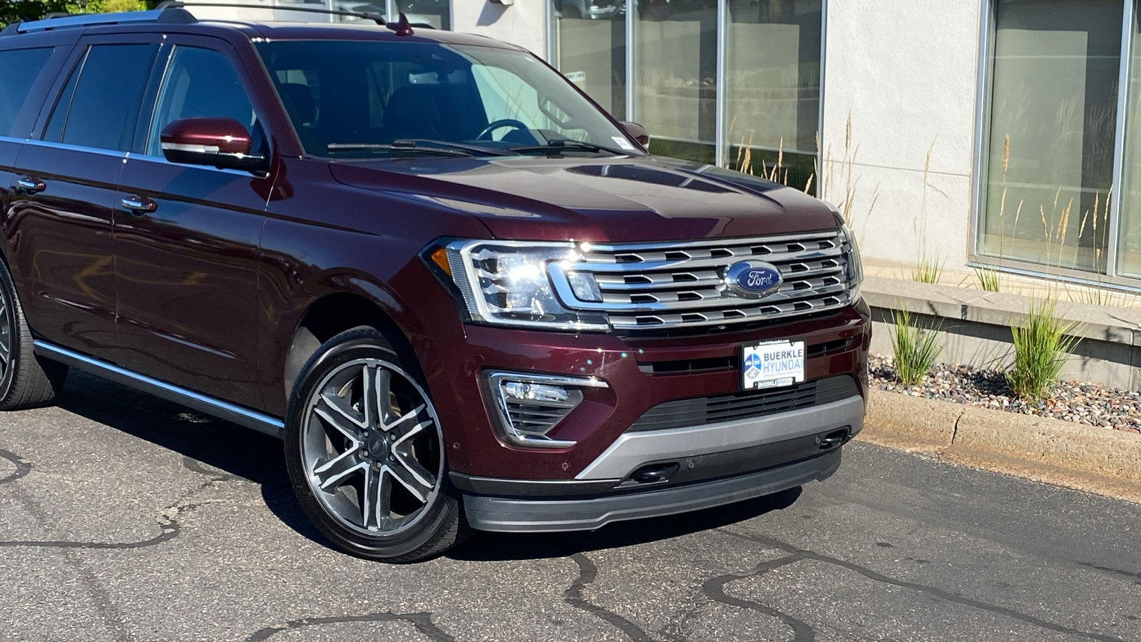 Used 2021 Ford Expedition Limited with VIN 1FMJK2AT9MEA69776 for sale in Saint Paul, Minnesota