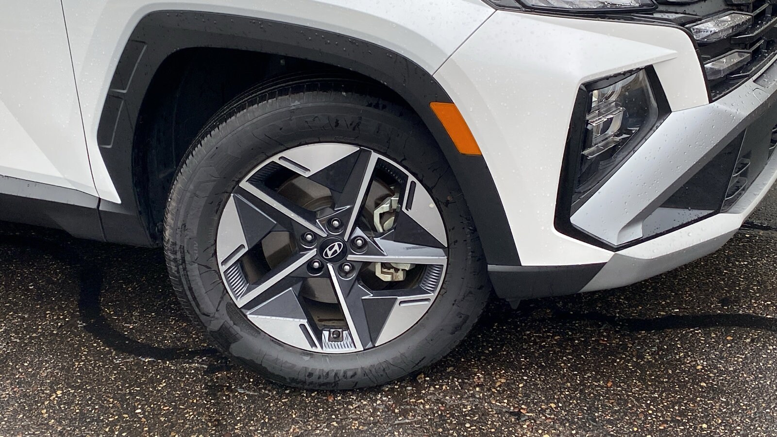 2025 Hyundai Tucson SEL Convenience photo 2