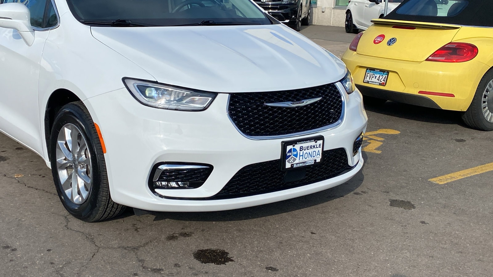 Used 2022 Chrysler Pacifica Touring L with VIN 2C4RC3BG6NR175120 for sale in Saint Paul, Minnesota