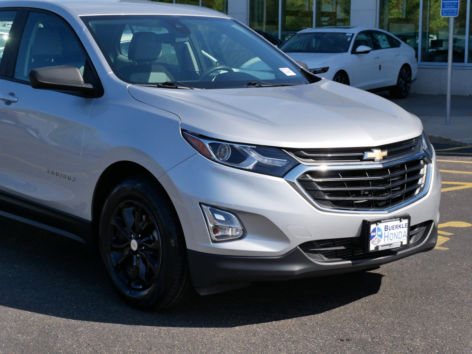 Used 2020 Chevrolet Equinox LS with VIN 3GNAXHEV6LS524311 for sale in Saint Paul, MN