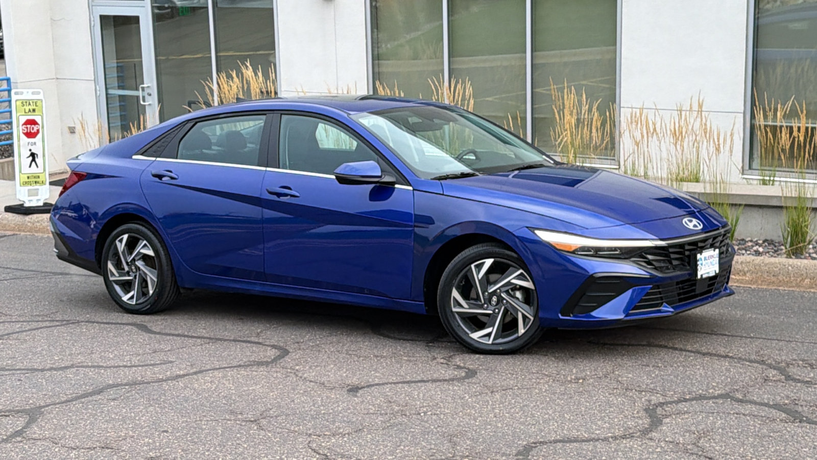  Hyundai Elantra Hybrid
