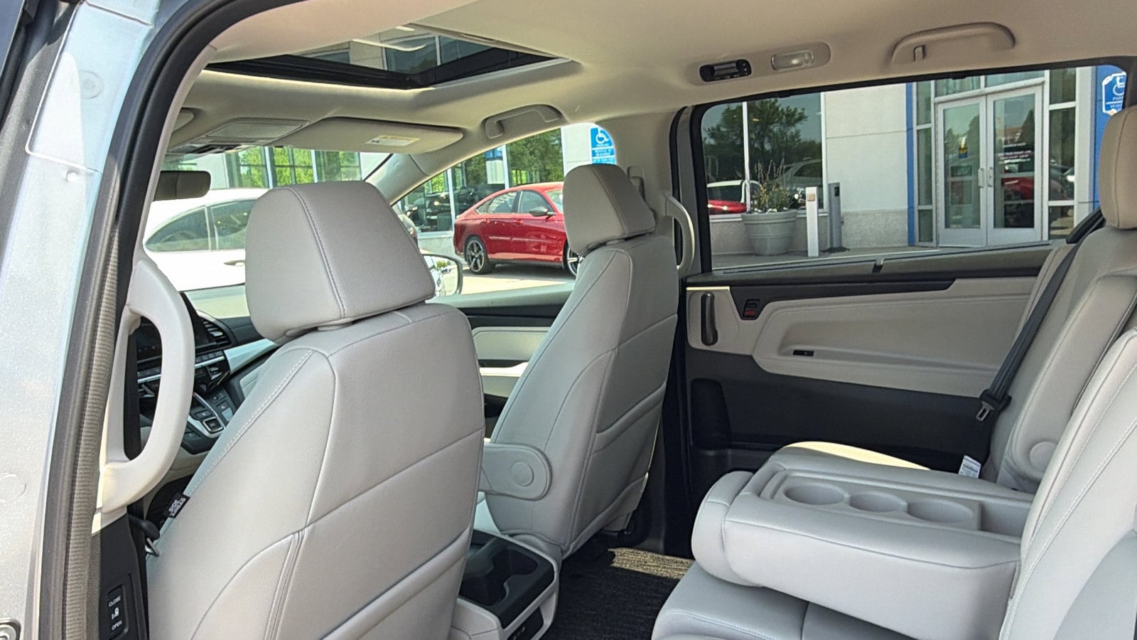 2026 Honda Odyssey EX-L - Photo 15