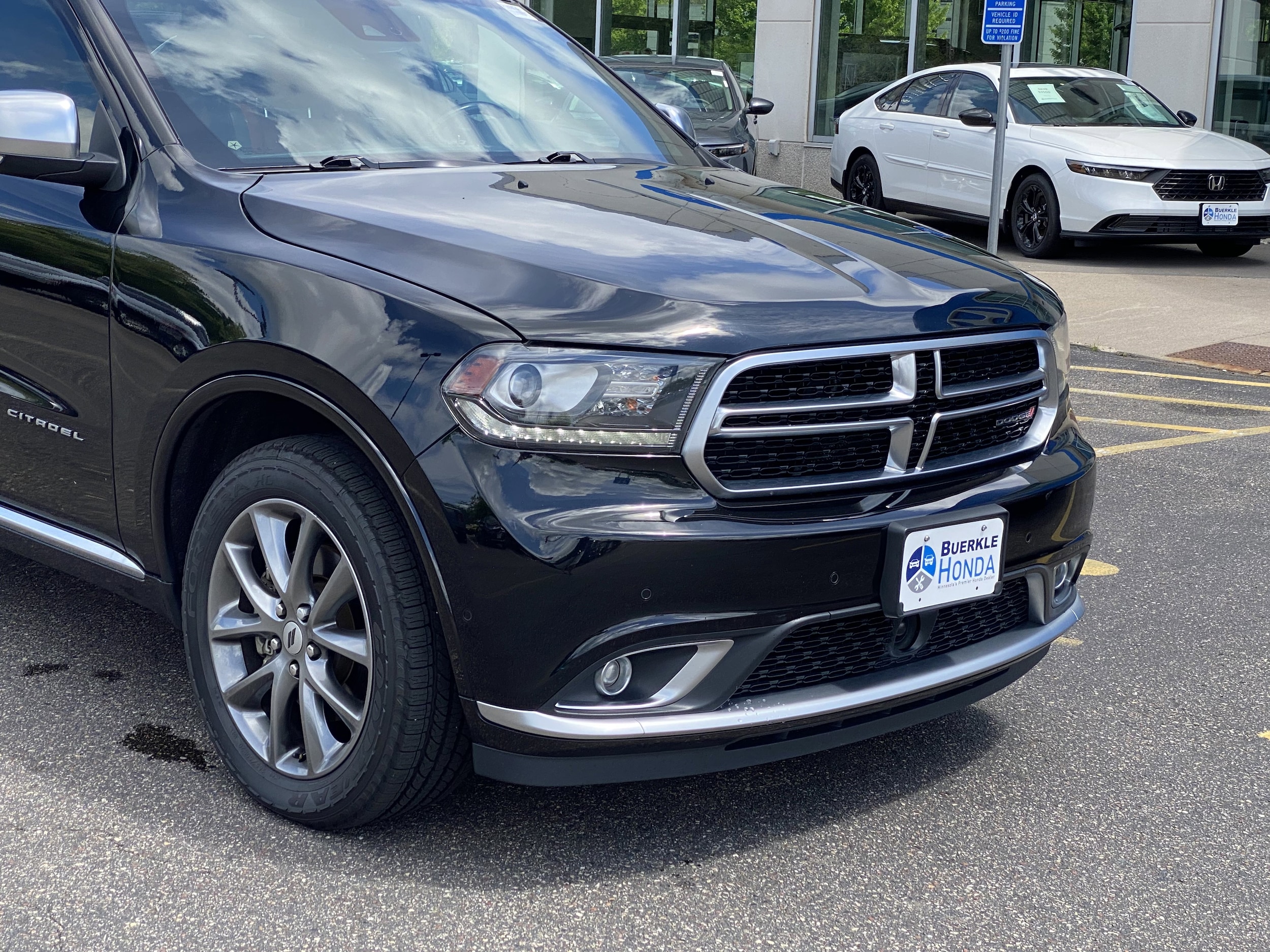 Used 2020 Dodge Durango Anodized Platinum with VIN 1C4SDJET8LC281988 for sale in Saint Paul, Minnesota