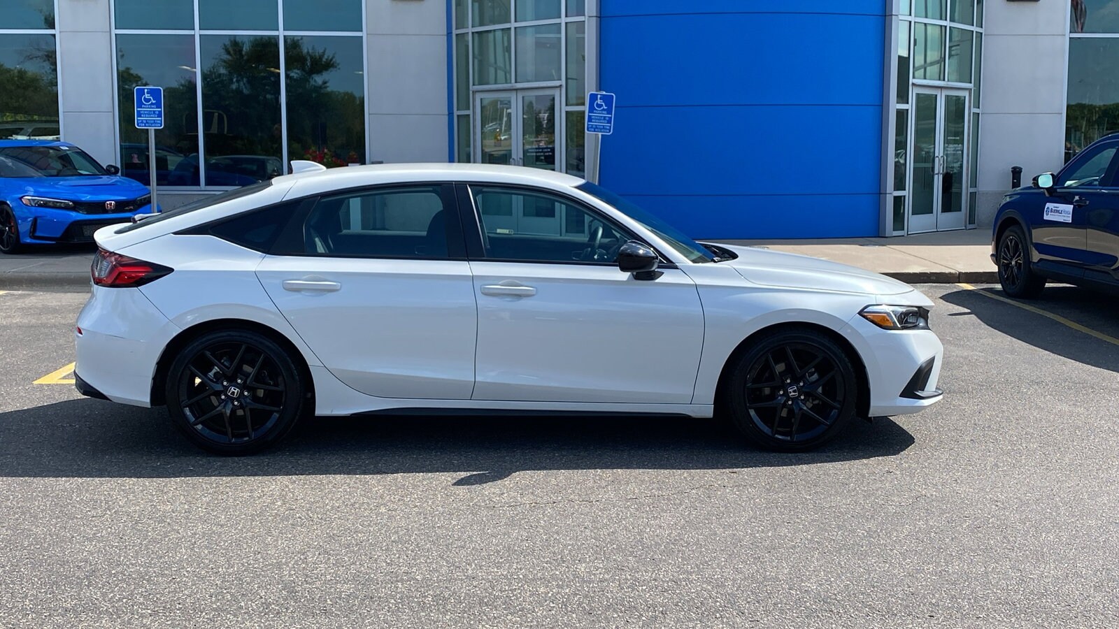 2024 Honda Civic Sport Hatchback photo 4