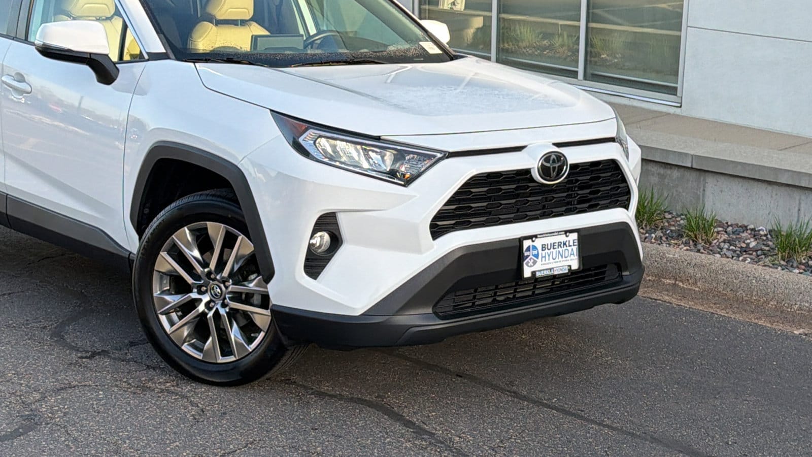 Used 2019 Toyota RAV4 XLE Premium with VIN 2T3C1RFV0KC020363 for sale in Saint Paul, Minnesota