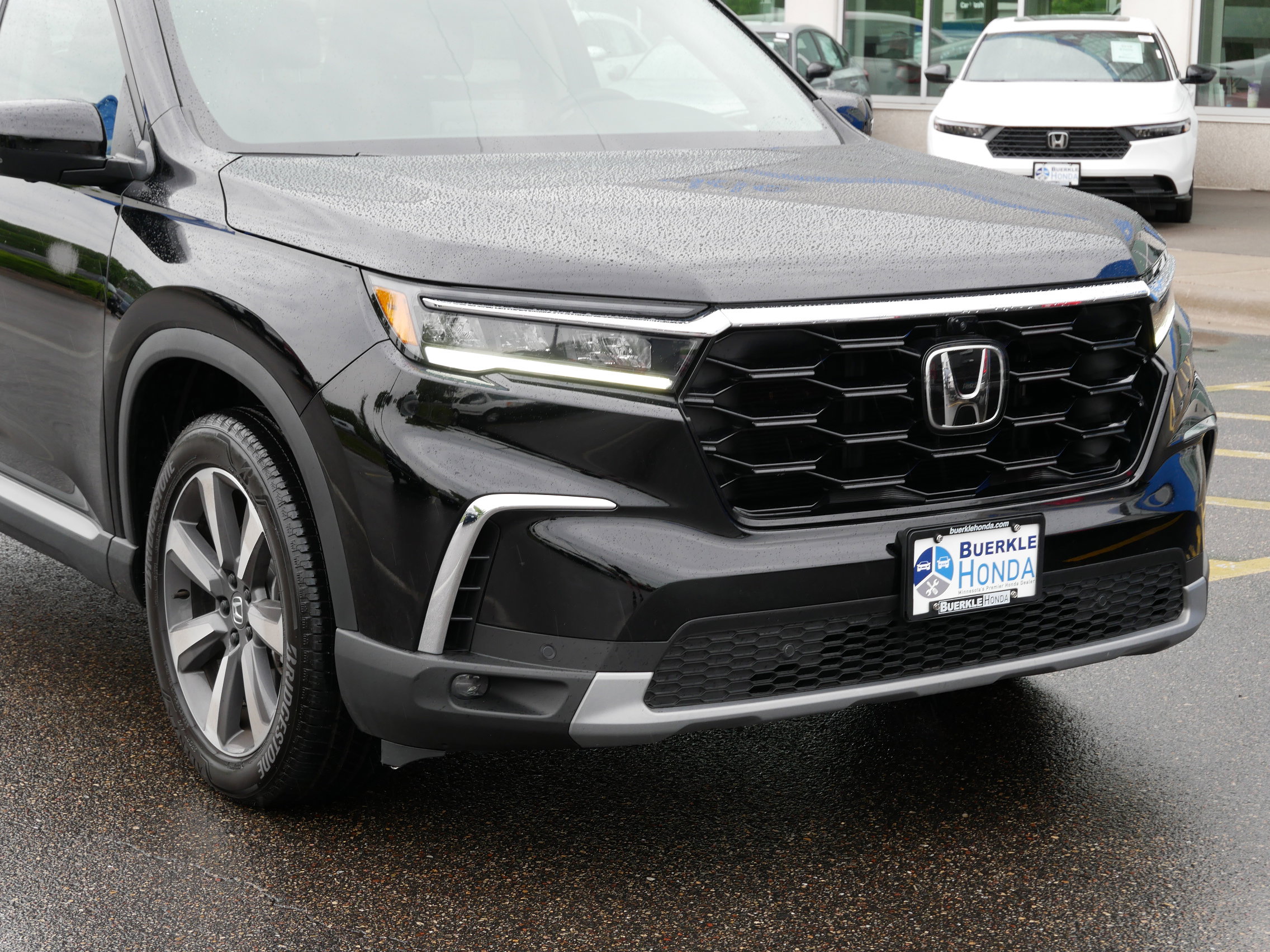 Certified 2025 Honda Pilot Elite with VIN 5FNYG1H83SB066562 for sale in Saint Paul, Minnesota