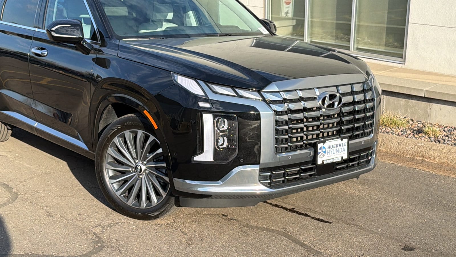 Certified 2024 Hyundai Palisade Calligraphy with VIN KM8R7DGE5RU690504 for sale in Saint Paul, Minnesota