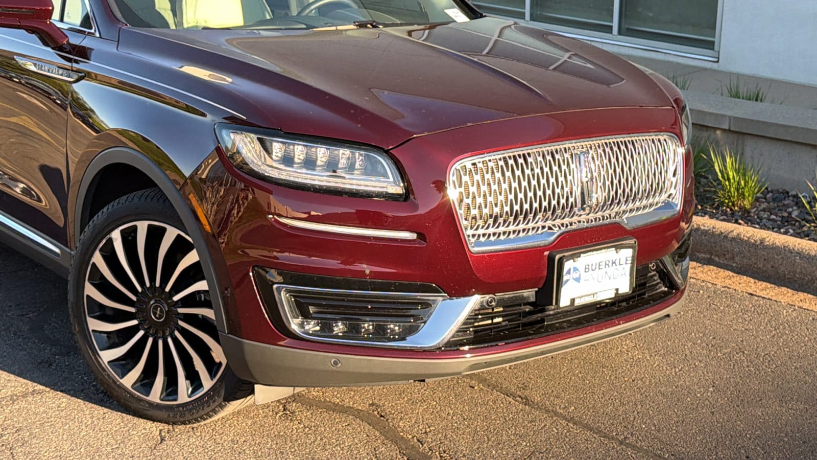 Used 2019 Lincoln Nautilus Black Label with VIN 2LMPJ9JP0KBL48071 for sale in Saint Paul, Minnesota