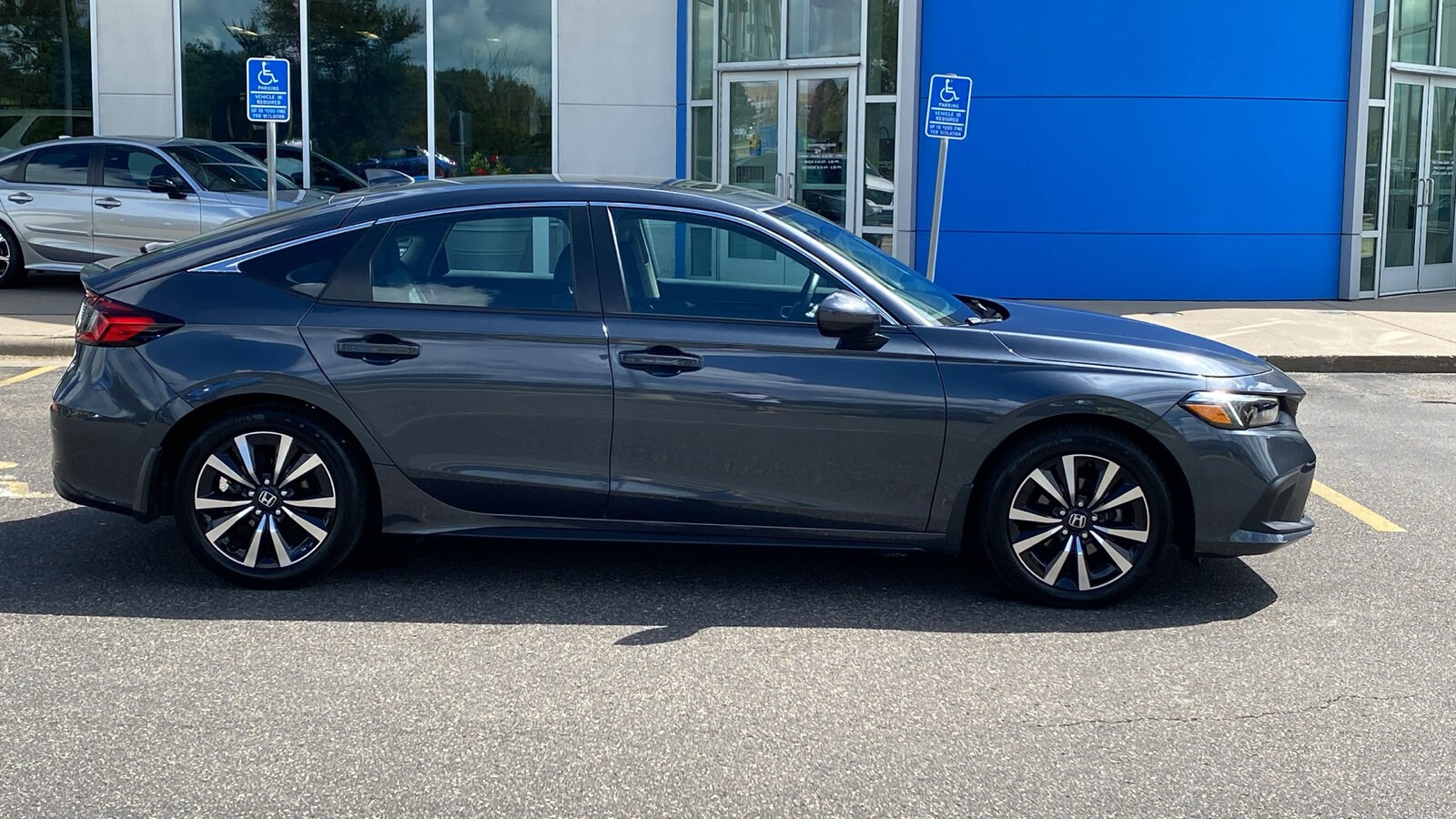 2022 Honda Civic Hatchback EX-L photo 4