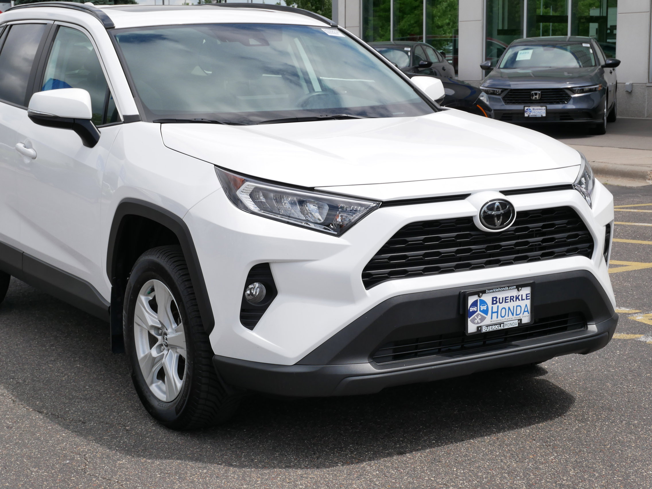 Used 2020 Toyota RAV4 XLE with VIN 2T3P1RFV7LC129440 for sale in Saint Paul, Minnesota