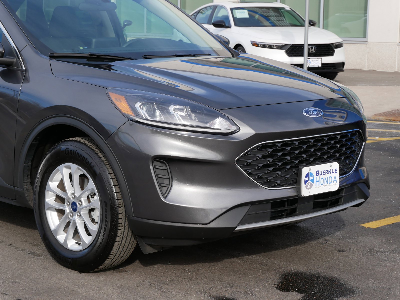 Used 2020 Ford Escape SE with VIN 1FMCU9G68LUC72840 for sale in Saint Paul, Minnesota