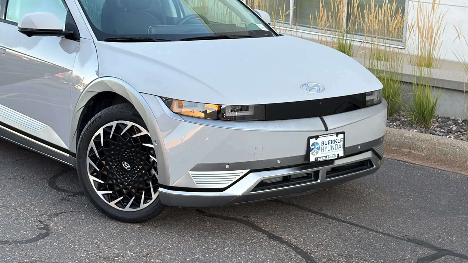 Used 2023 Hyundai IONIQ 5 Limited with VIN KM8KRDAF8PU218730 for sale in Saint Paul, MN