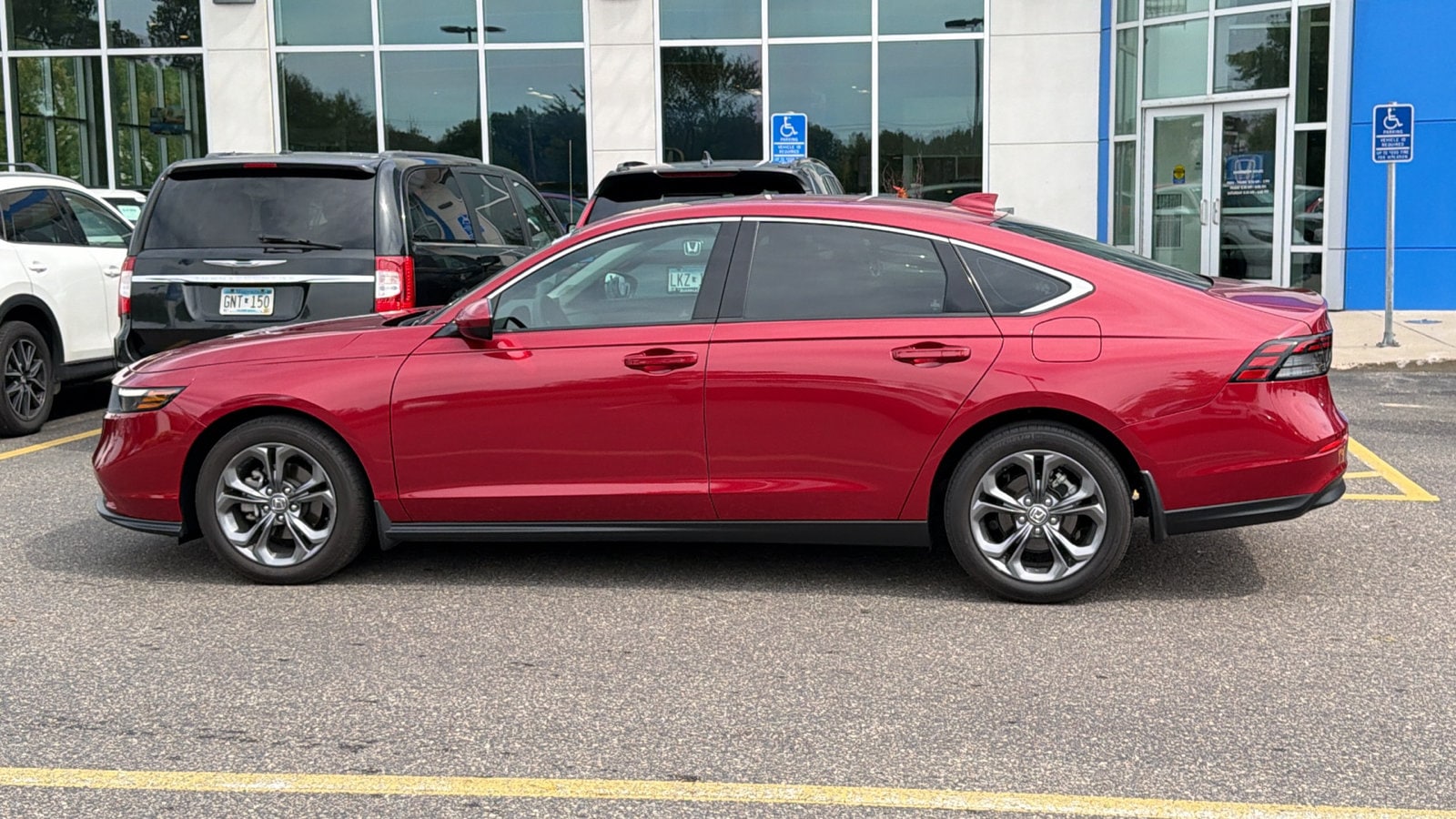 2023 Honda Accord EX - Photo 10