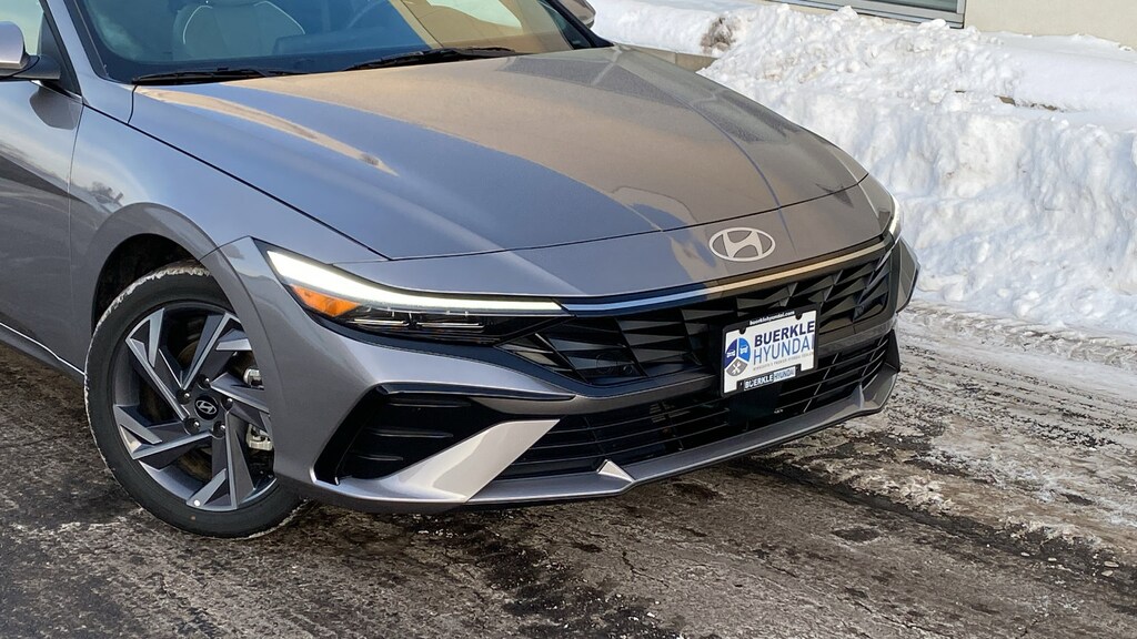 Used 2025 Hyundai Elantra Hybrid Limited Sedan