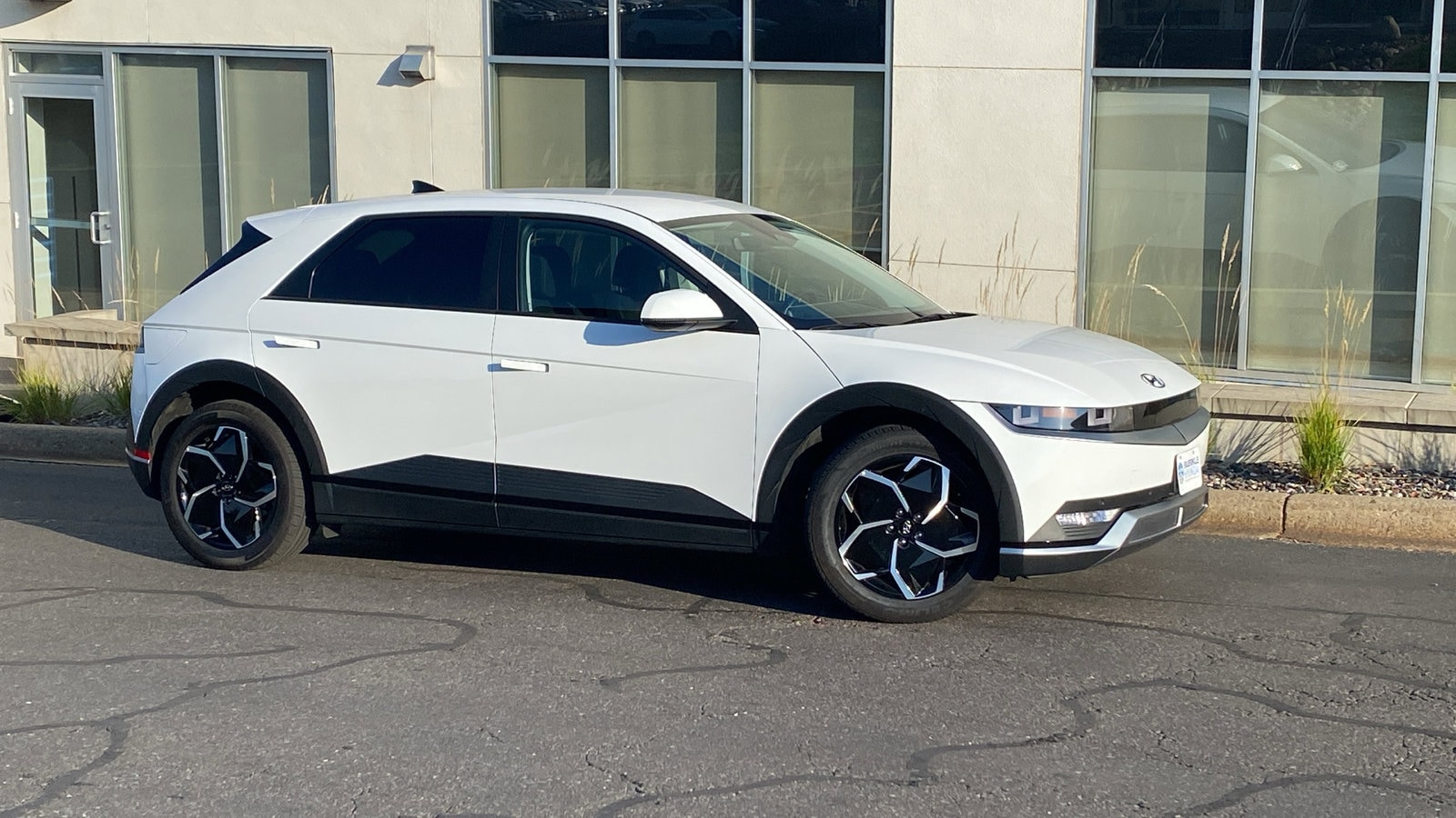 2024 Hyundai IONIQ 5 SEL's photo