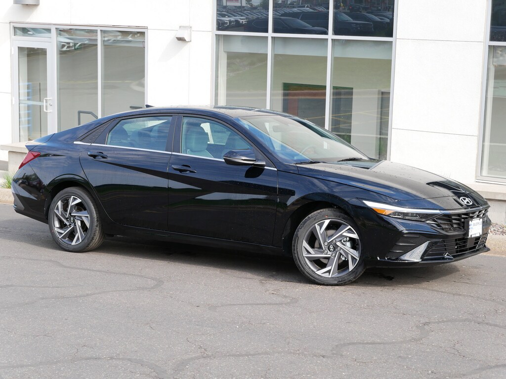 Used 2025 Hyundai Elantra Hybrid Limited Sedan