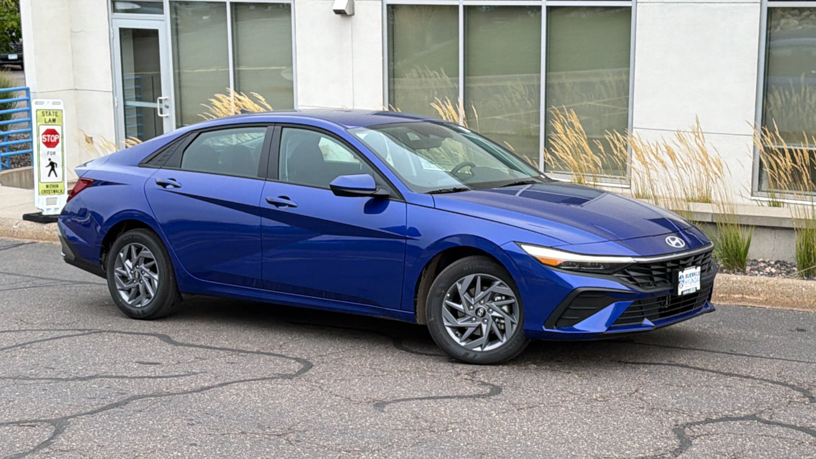  Hyundai Elantra Hybrid