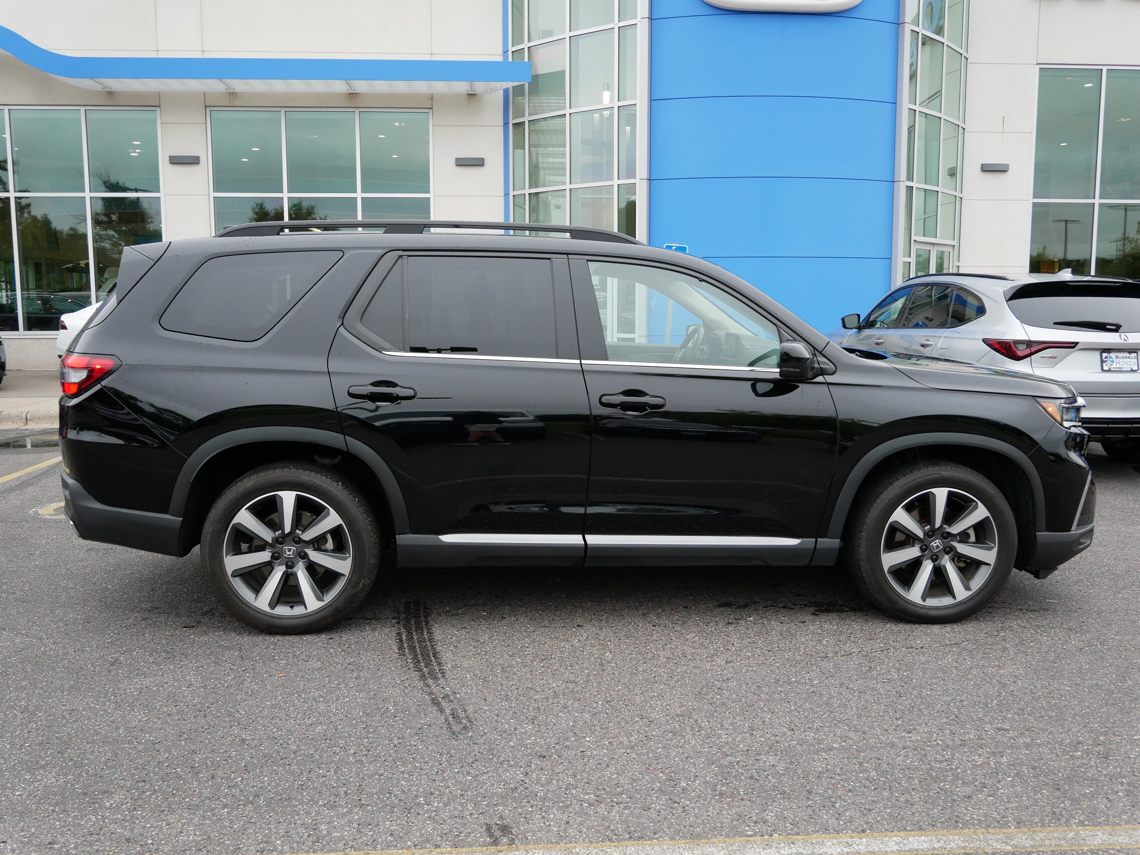2024 Honda Pilot Elite photo 4