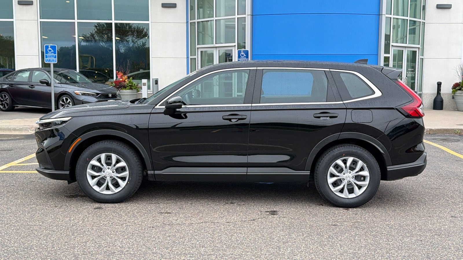2024 Honda CR-V LX - Photo 9