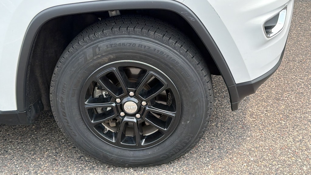 Used 2019 Jeep Grand Cherokee Laredo SUV