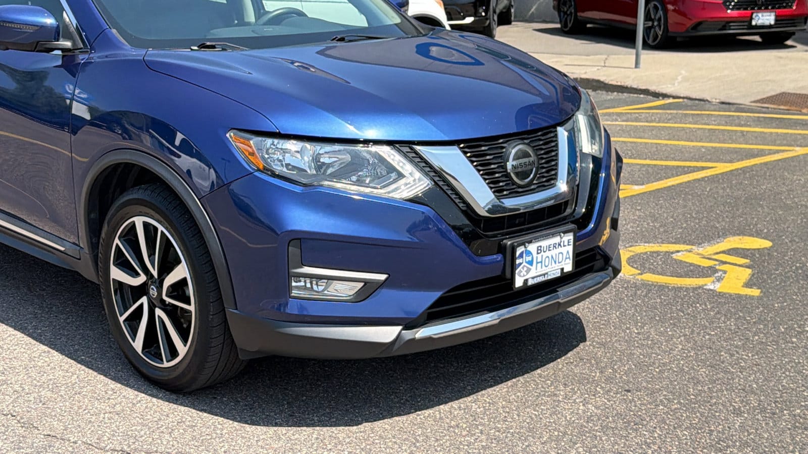 Used 2019 Nissan Rogue SL with VIN 5N1AT2MV0KC757975 for sale in Saint Paul, Minnesota
