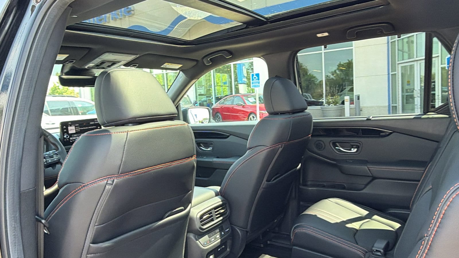 2025 Honda Pilot TrailSport - Photo 14