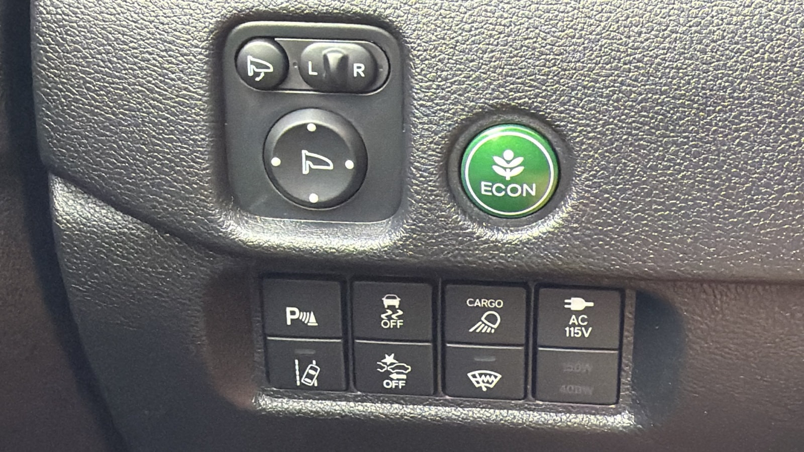 2025 Honda Ridgeline Black Edition - Photo 25