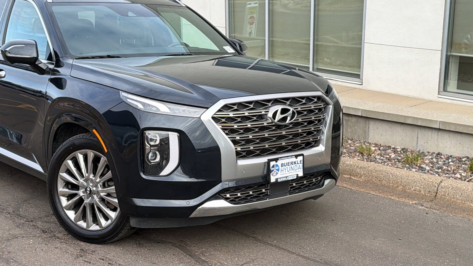 Used 2020 Hyundai Palisade Limited with VIN KM8R5DHE4LU070674 for sale in Saint Paul, Minnesota