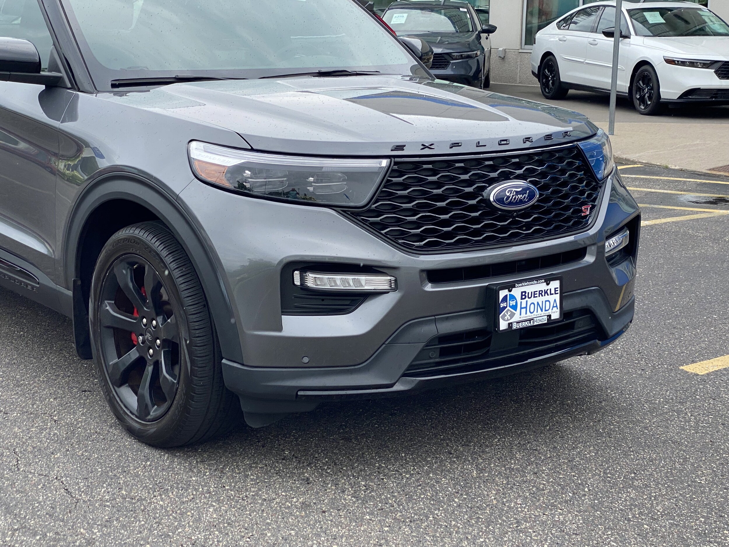 2022 Ford Explorer ST photo 2