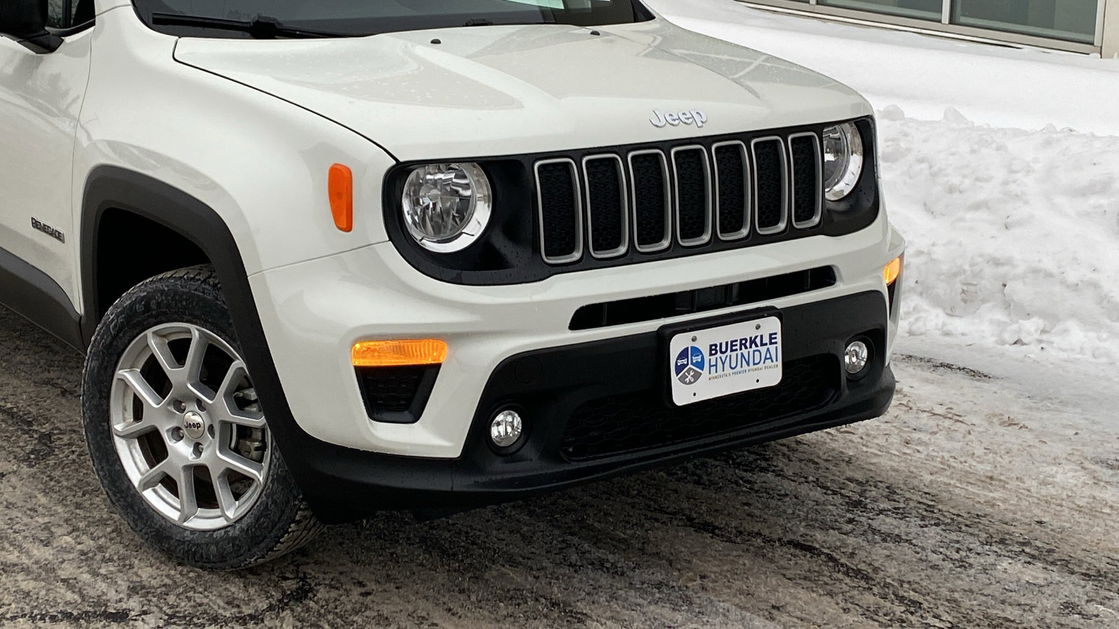 Used 2022 Jeep Renegade Latitude with VIN ZACNJDB1XNPN93865 for sale in Saint Paul, Minnesota