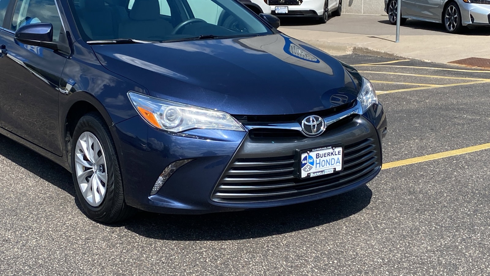 Used 2017 Toyota Camry LE with VIN 4T1BF1FK5HU684517 for sale in Saint Paul, Minnesota