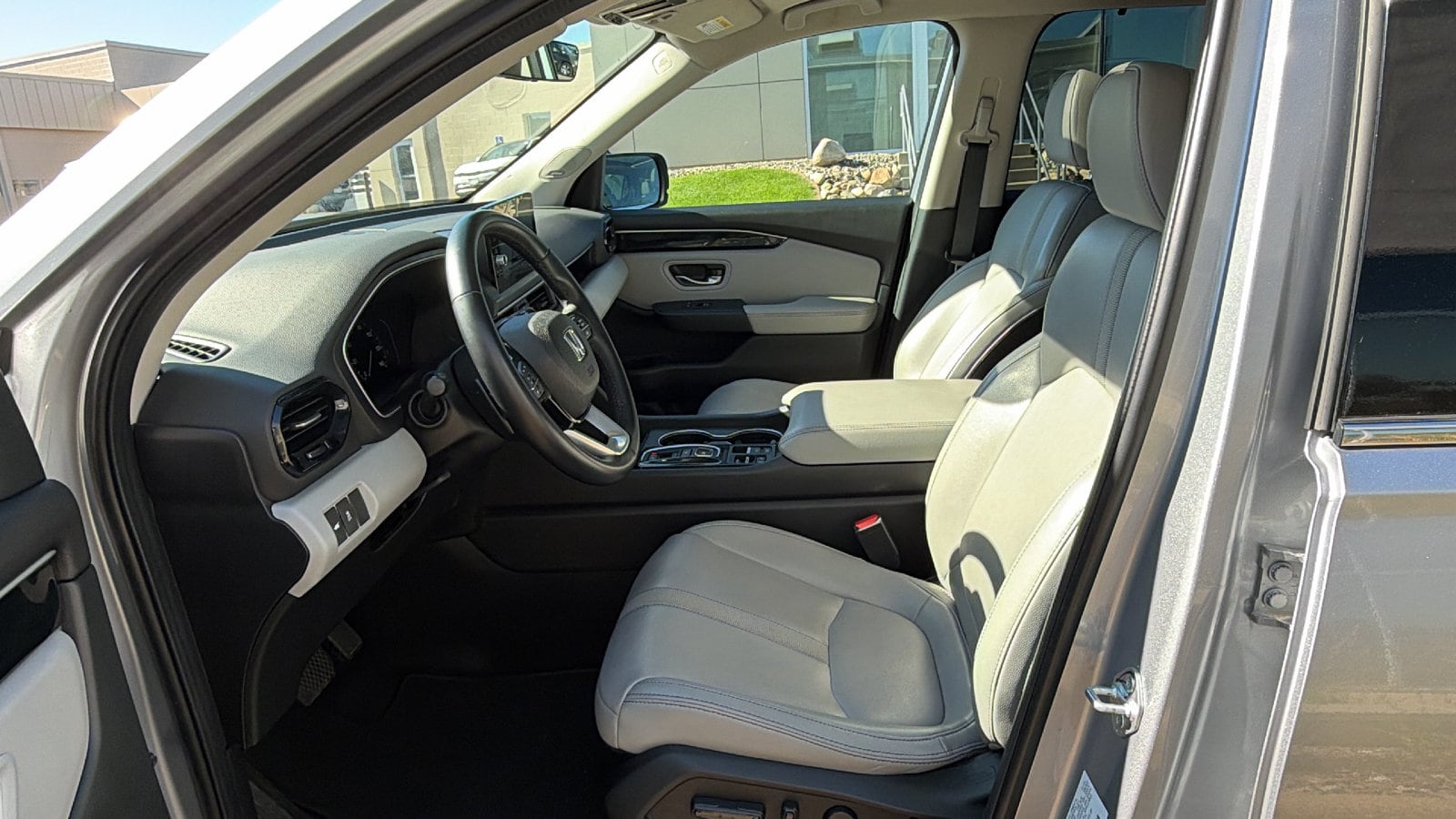 2023 Honda Pilot Touring - Photo 10