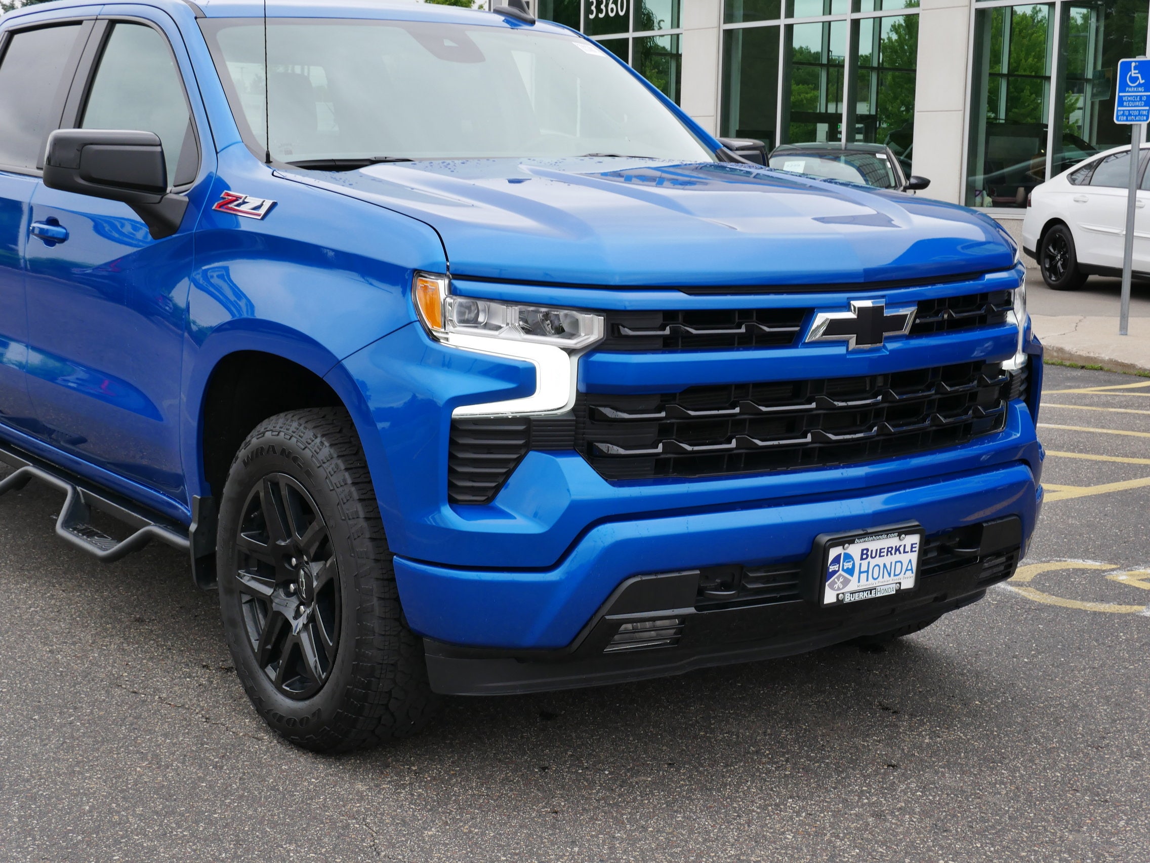 Used 2024 Chevrolet Silverado 1500 RST with VIN 1GCUDEED8RZ123827 for sale in Saint Paul, Minnesota