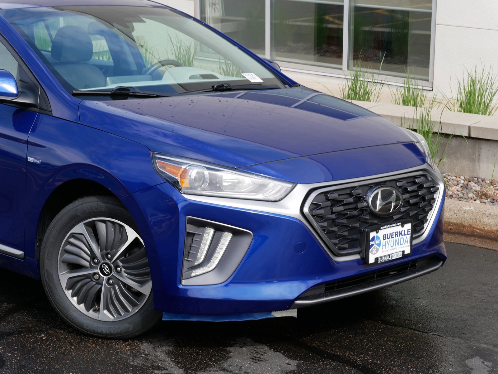 Certified 2020 Hyundai IONIQ SE with VIN KMHC65LD4LU233024 for sale in Saint Paul, Minnesota