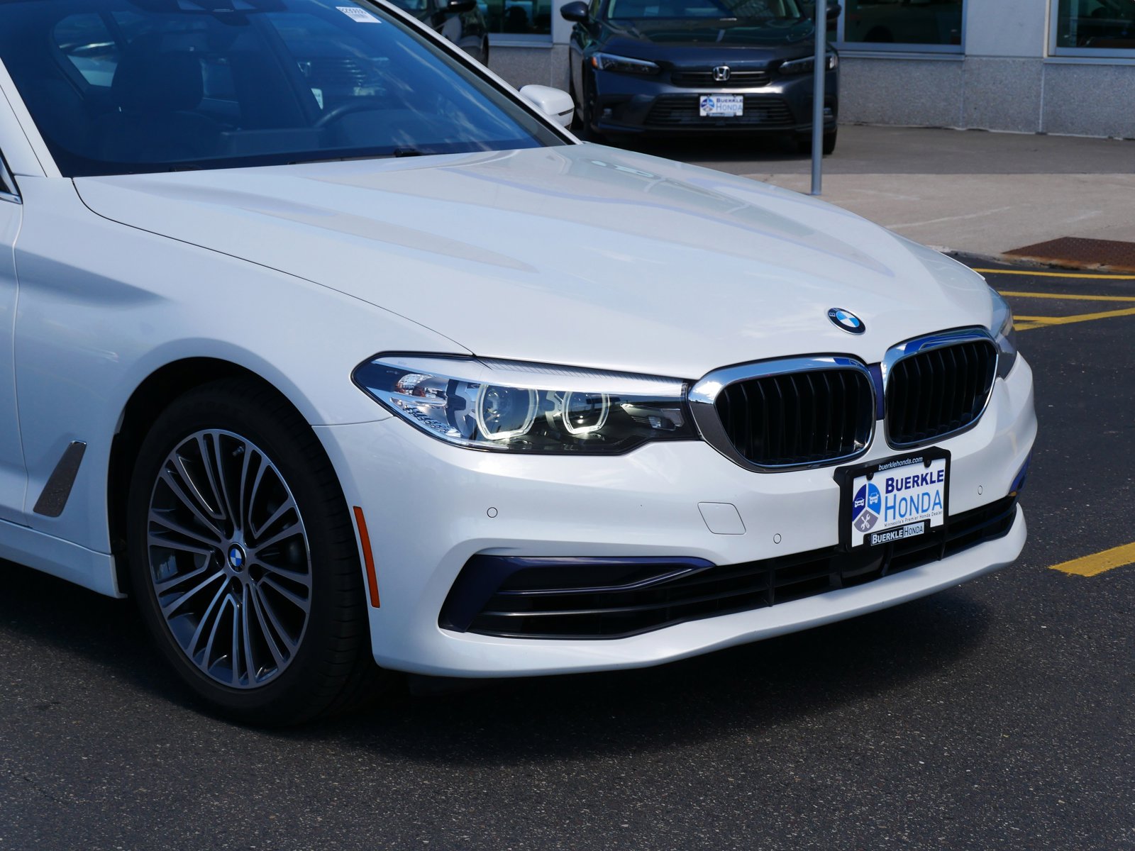 Used 2019 BMW 5 Series 540i with VIN WBAJE7C57KG893233 for sale in Saint Paul, Minnesota