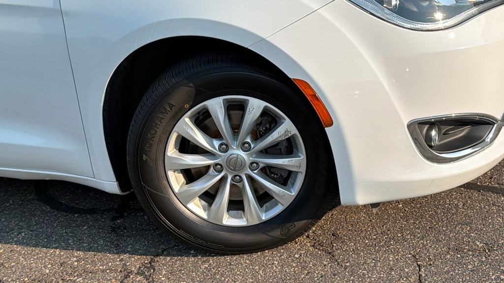 Used 2019 Chrysler Pacifica Touring Plus Van Passenger Van