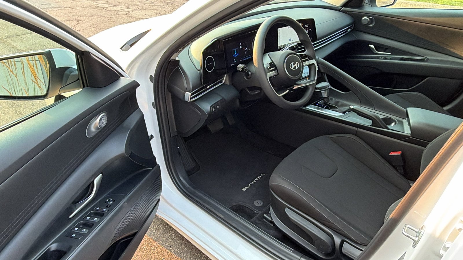 2024 Hyundai Elantra SEL - Photo 9