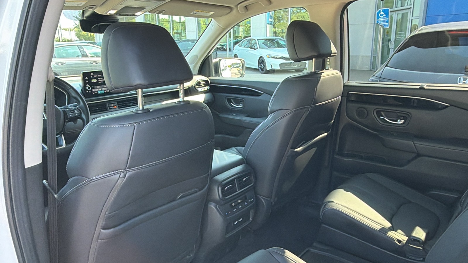 2023 Honda Pilot EX-L - Photo 14