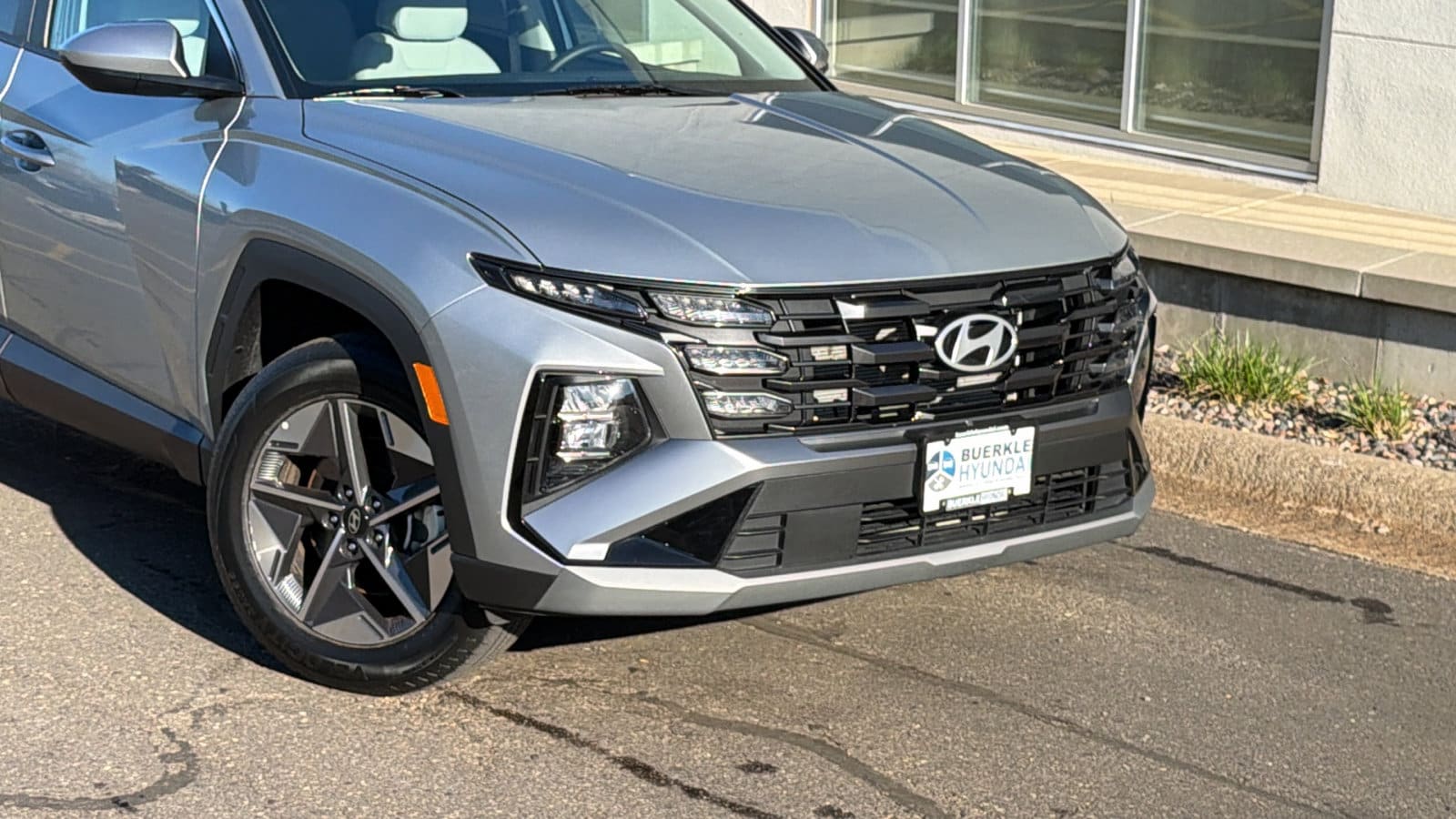 Certified 2025 Hyundai Tucson SEL with VIN 5NMJBCDE3SH562628 for sale in Saint Paul, Minnesota