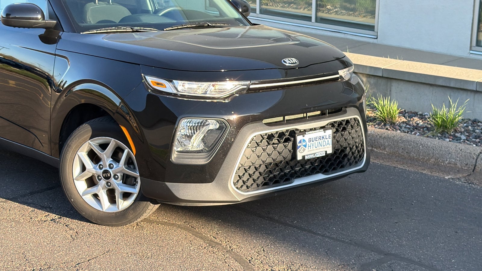 Used 2021 Kia Soul S with VIN KNDJ23AU6M7751814 for sale in Saint Paul, Minnesota