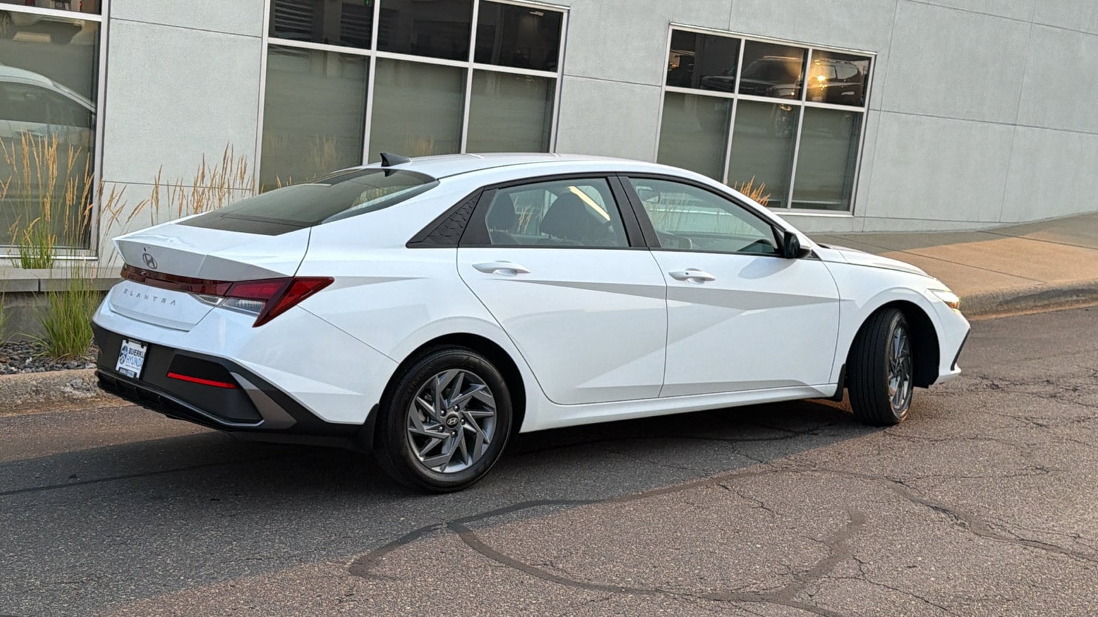 2024 Hyundai Elantra SEL - Photo 6
