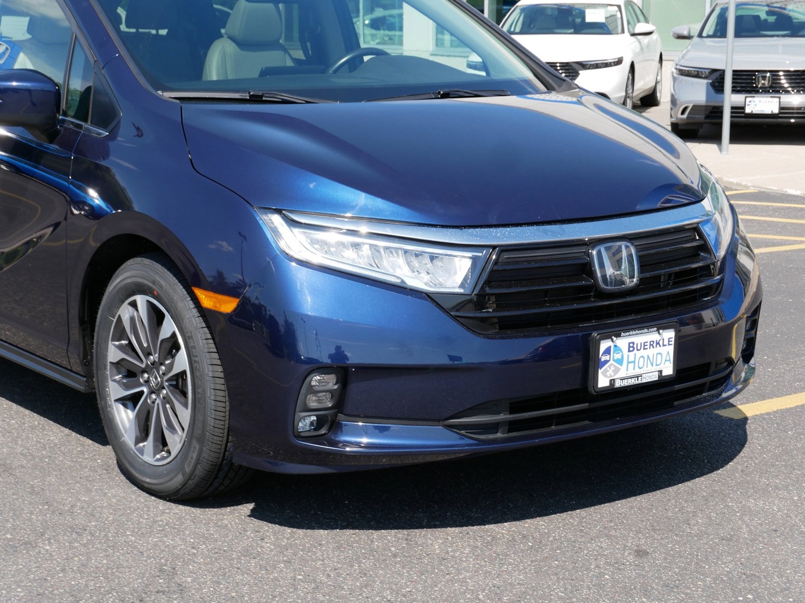 Used 2021 Honda Odyssey EX-L with VIN 5FNRL6H70MB011381 for sale in Saint Paul, MN