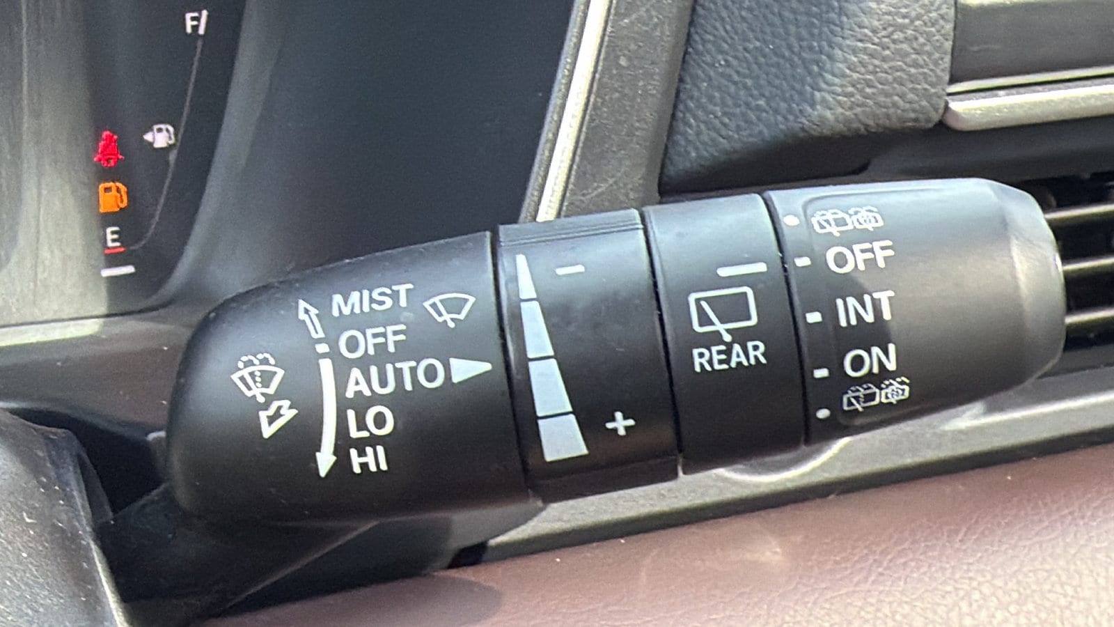 2025 Honda Pilot Elite - Photo 31