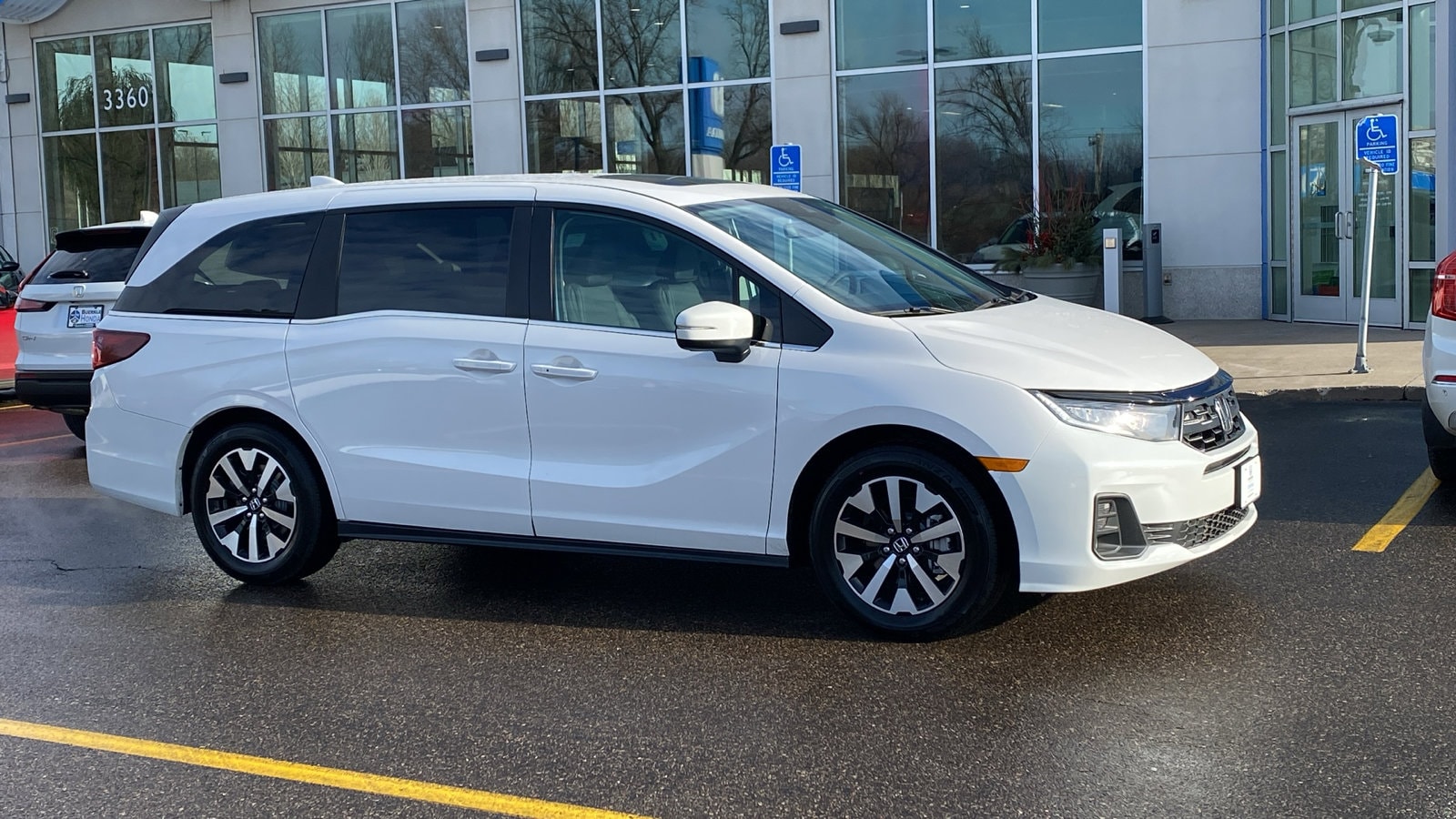 2025 Honda Odyssey EX-L's photo