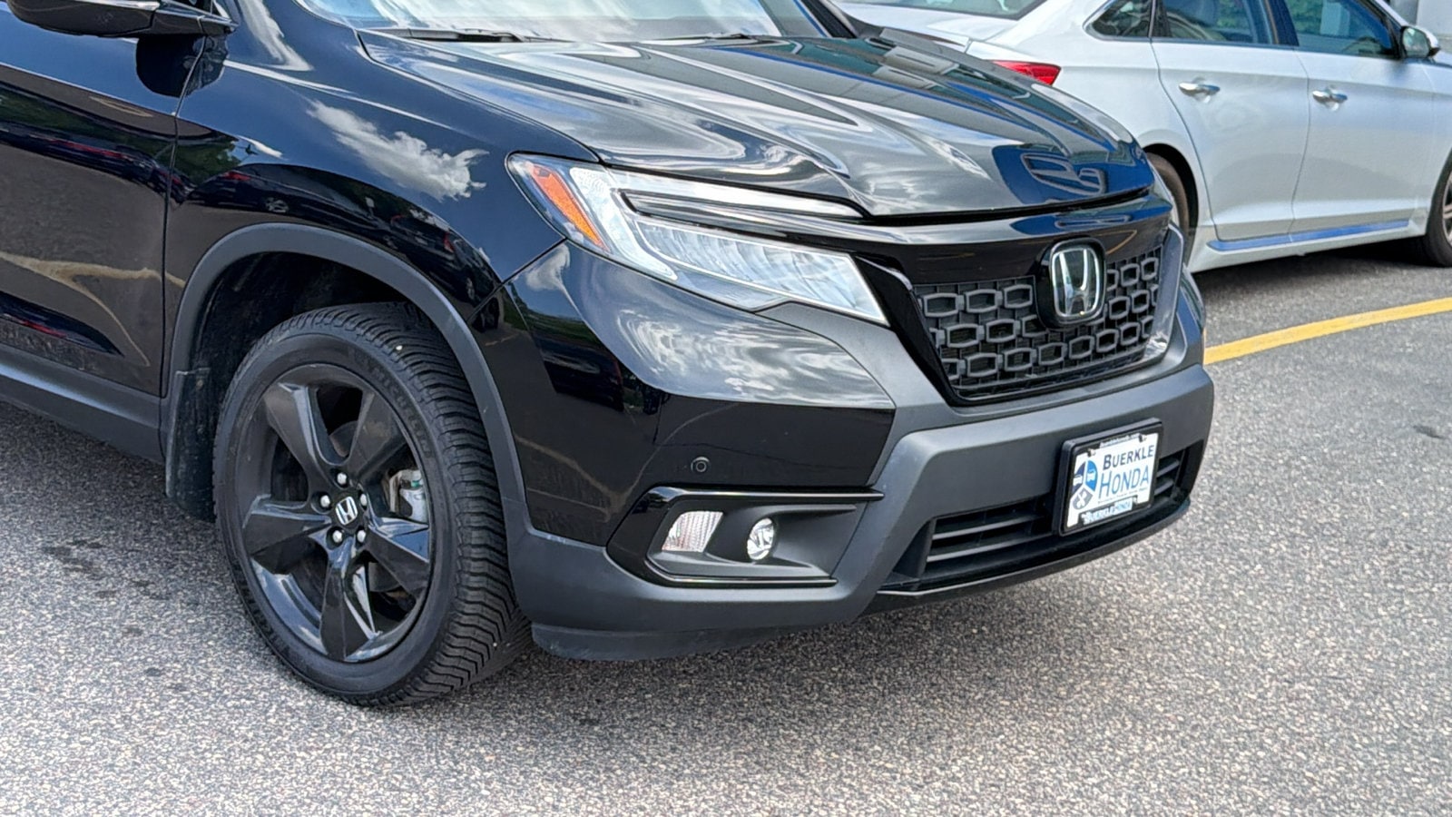 Used 2019 Honda Passport Elite with VIN 5FNYF8H03KB004214 for sale in Saint Paul, Minnesota