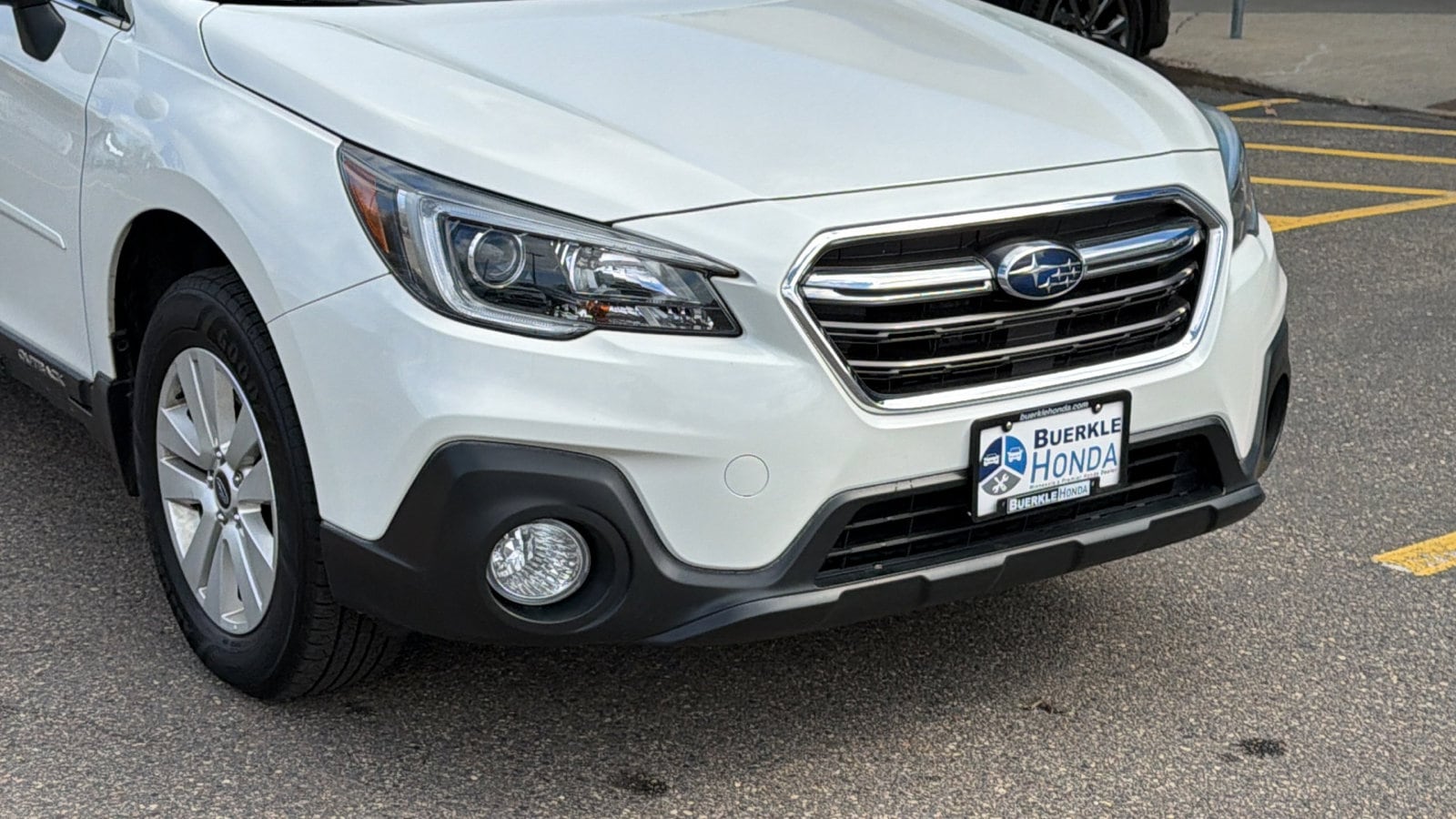 Used 2018 Subaru Outback Premium with VIN 4S4BSAFC3J3392901 for sale in Saint Paul, Minnesota
